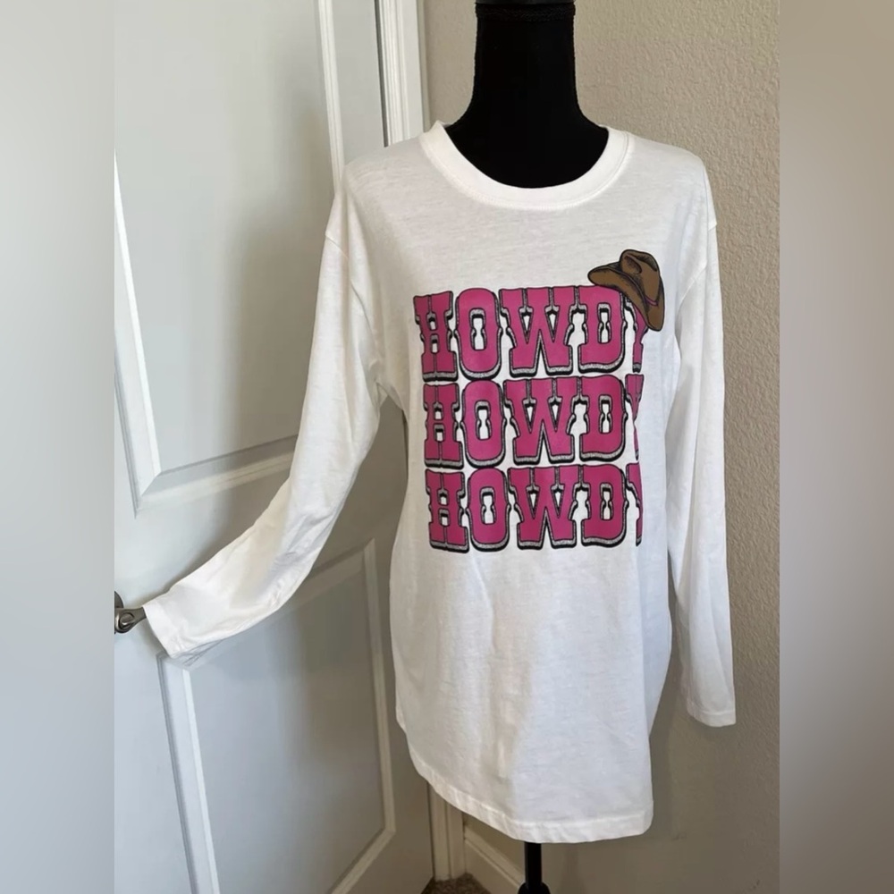 EUC Lost Creek Outfitters SZ XXL White Longsleeve PINK HOWDY T-Shirt Cowgirl